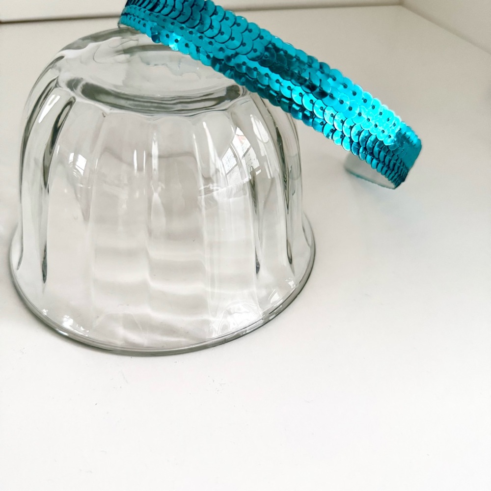 🎀 5/$25 Vintage Turquoise Sequin Headband - Picture 9 of 13